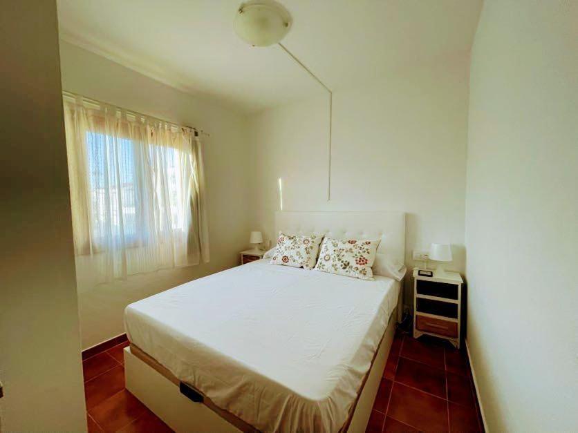 Precioso Apartamento Residencial Con Piscina Cala En Porter  Exterior foto
